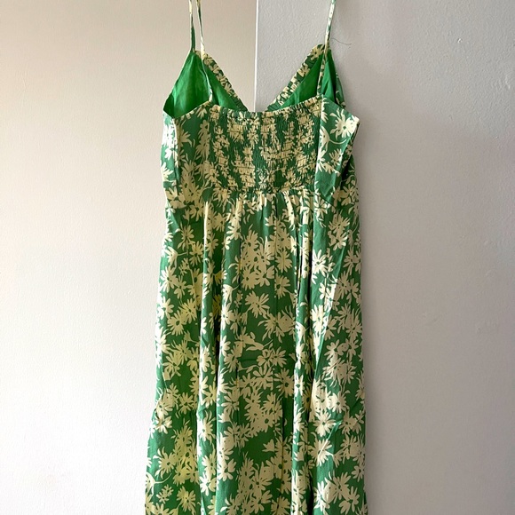 Green flower pattern dress - Picture 3 of 4